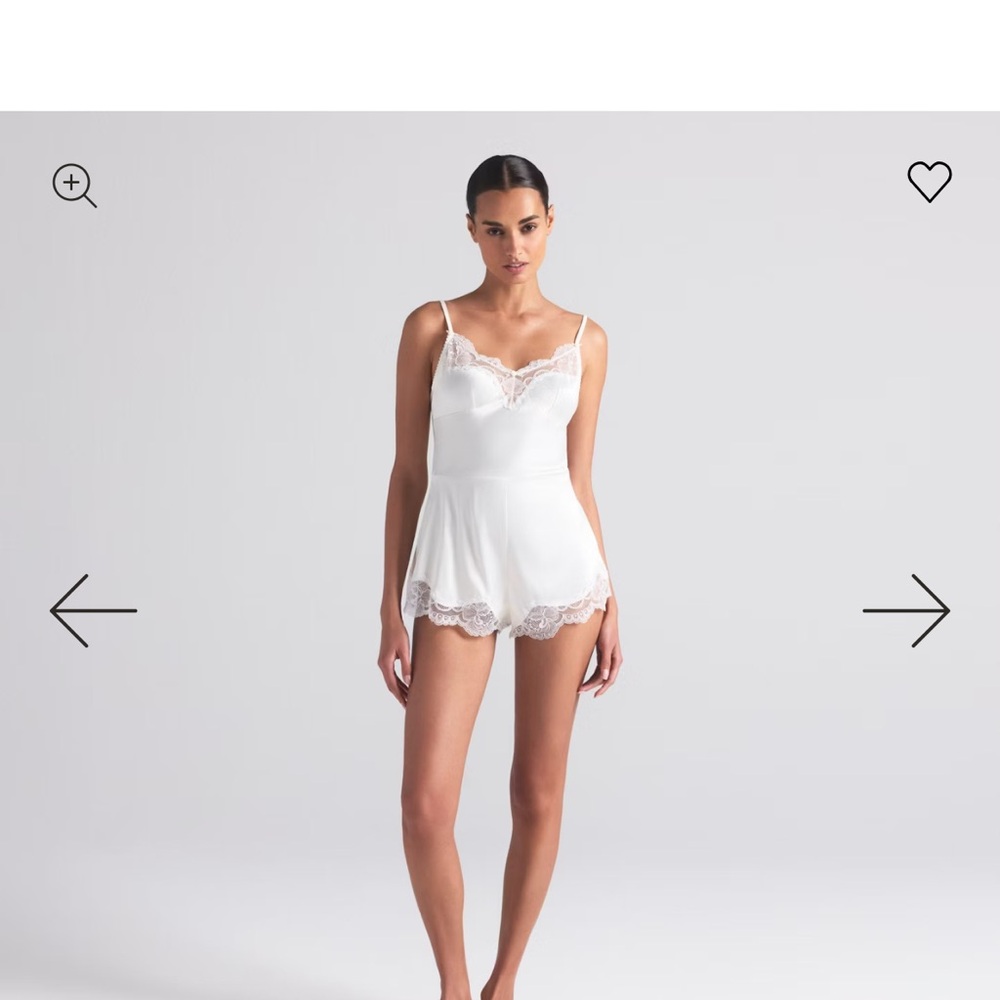 NWT Skims limited edition shine lace teddy